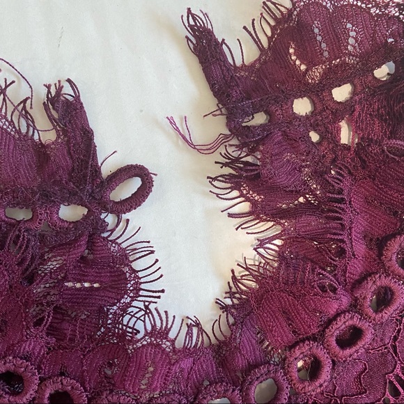 Free People X Saylor Burgundy Cherie Bodycon Lace Mini Dress Sz S MISSING BUTTON - Picture 9 of 11